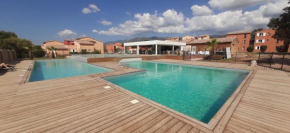 Joli T2 climatisé au calme à 10 mm de Porto-Vecchio dans une résidence de tourisme